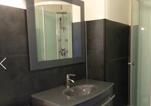 Ducha y secador de pelo