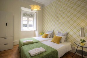 8 chambres, fer et planche à repasser, Wi-Fi, draps fournis