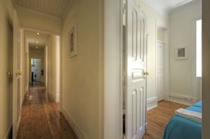 8 chambres, fer et planche Ă repasser, Wi-Fi, draps fournis