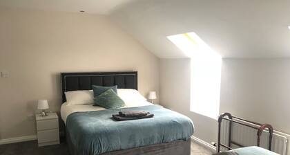 Killead House Apartment - near Belfast International Airport.