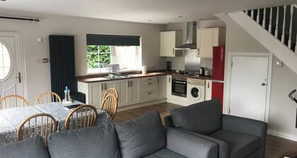 Killead House Apartment - near Belfast International Airport.