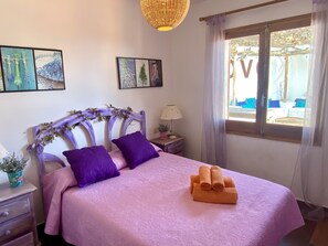 2 عدّة غرف نوم ومكواة/لوح كي وسرير سفر وواي فاي مجانًا