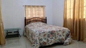 3 dormitorios, tabla de planchar con plancha, wifi y ropa de cama