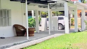 المنطقة المحيطة بالمنشأة