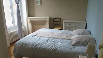 4 bedrooms, free WiFi, bed sheets