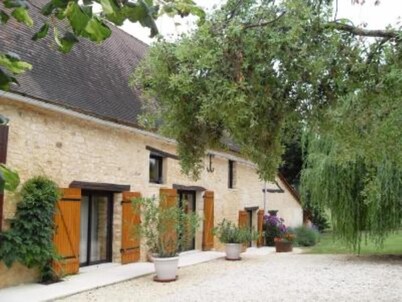 country holiday home - CAUSE DE CLERANSHouse with garden