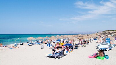 Can Picafort apartment first line. 6 pers. WIFI. A / C Terrace facing the sea. 75m2