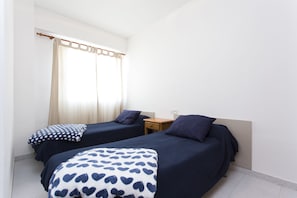 3 chambres, fer et planche à repasser, lit parapluie, Wi-Fi gratuit