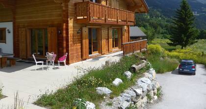 Crans Montana - Large and modern chalet with stunning views in a quiet setting