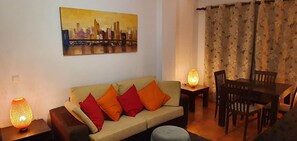 Smart TV, DVD player, stereo - Modern Apartment with Swimming Pool, Satellite TV & High Speed Fibre WiFi (Frigiliana)