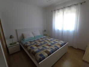 1 bedroom, iron/ironing board, internet, bed sheets
