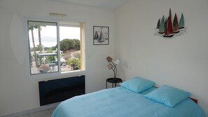 6 bedrooms, in-room safe, iron/ironing board, travel cot