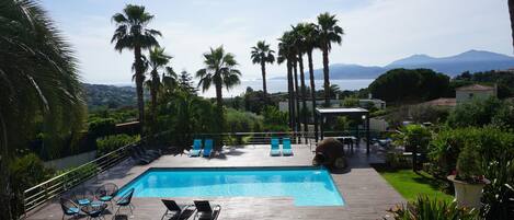 Piscine extérieure, piscine chauffée