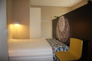 1 bedroom, soundproofing, iron/ironing board, travel cot