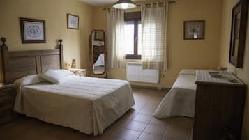 3 slaapkamers, een bureau, een strijkplank/strijkijzer, gratis wifi