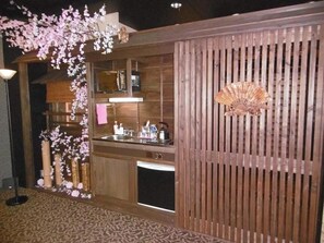 Casa (Private Vacation Home) | Cocineta privada | Refrigerador, microondas, horno y parrilla de estufa 