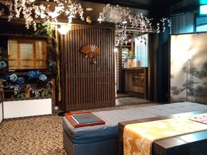 Coin salon dans le hall