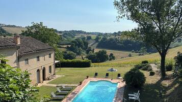 Piscina externa, piscina aquecida