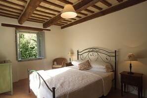 6 camere, ferro/asse da stiro, culla da viaggio, Wi-Fi gratuito