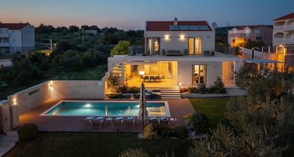 Luxury Villa Cinderella with Swimming Pool