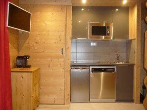 Fridge, microwave, stovetop, dishwasher - At the foot of the slopes, The white queen, 2 separate bedrooms, WIFI (Les Belleville)