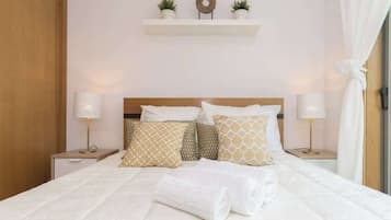 3 slaapkamers, een strijkplank/strijkijzer, reisbedje, wifi