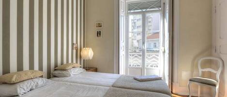 6 dormitorios, tabla de planchar con plancha, wifi y ropa de cama