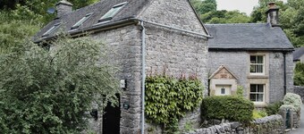 オールドミラーズコテージ、ダブデール、ダービーシャー/スタッフォードシャーの国境