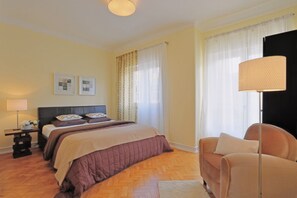4 bedrooms, iron/ironing board, WiFi, bed sheets - This apartment is very convenient for tourists or business people. (Lisboa)