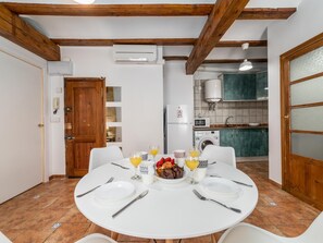 Fridge, microwave, oven, dishwasher - My Loft 4 Temple (Valencia)