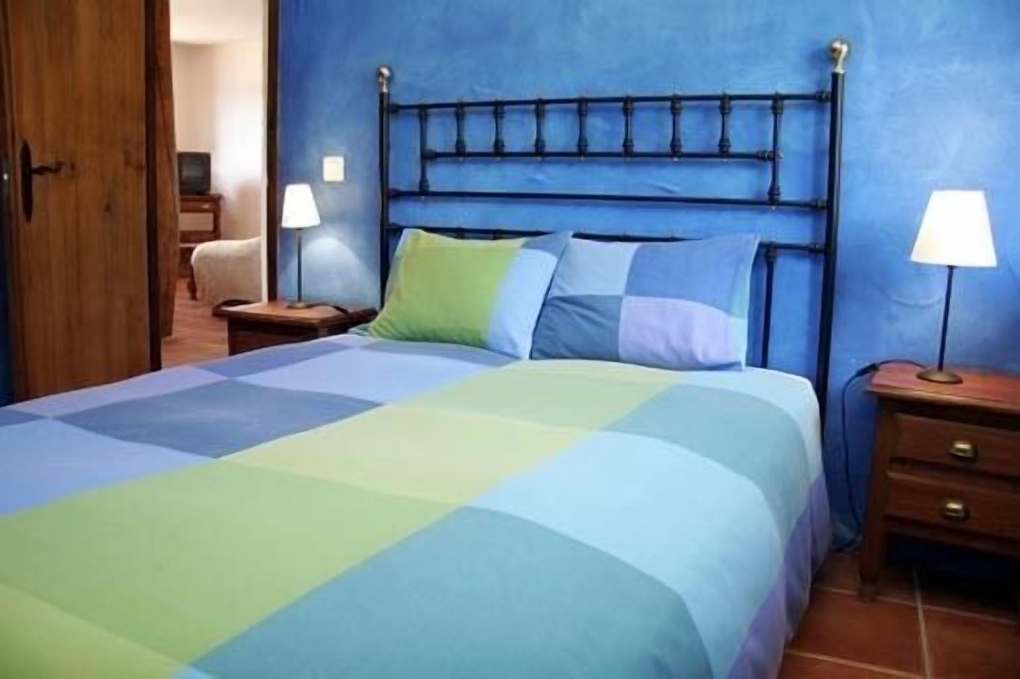 7 slaapkamers, een strijkplank/strijkijzer, gratis wifi, beddengoed