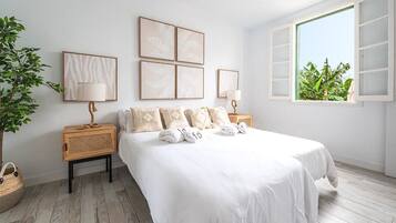 3 slaapkamers, een strijkplank/strijkijzer, gratis wifi, beddengoed