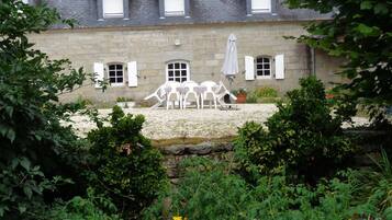 Enceinte de lâhĂ©bergement