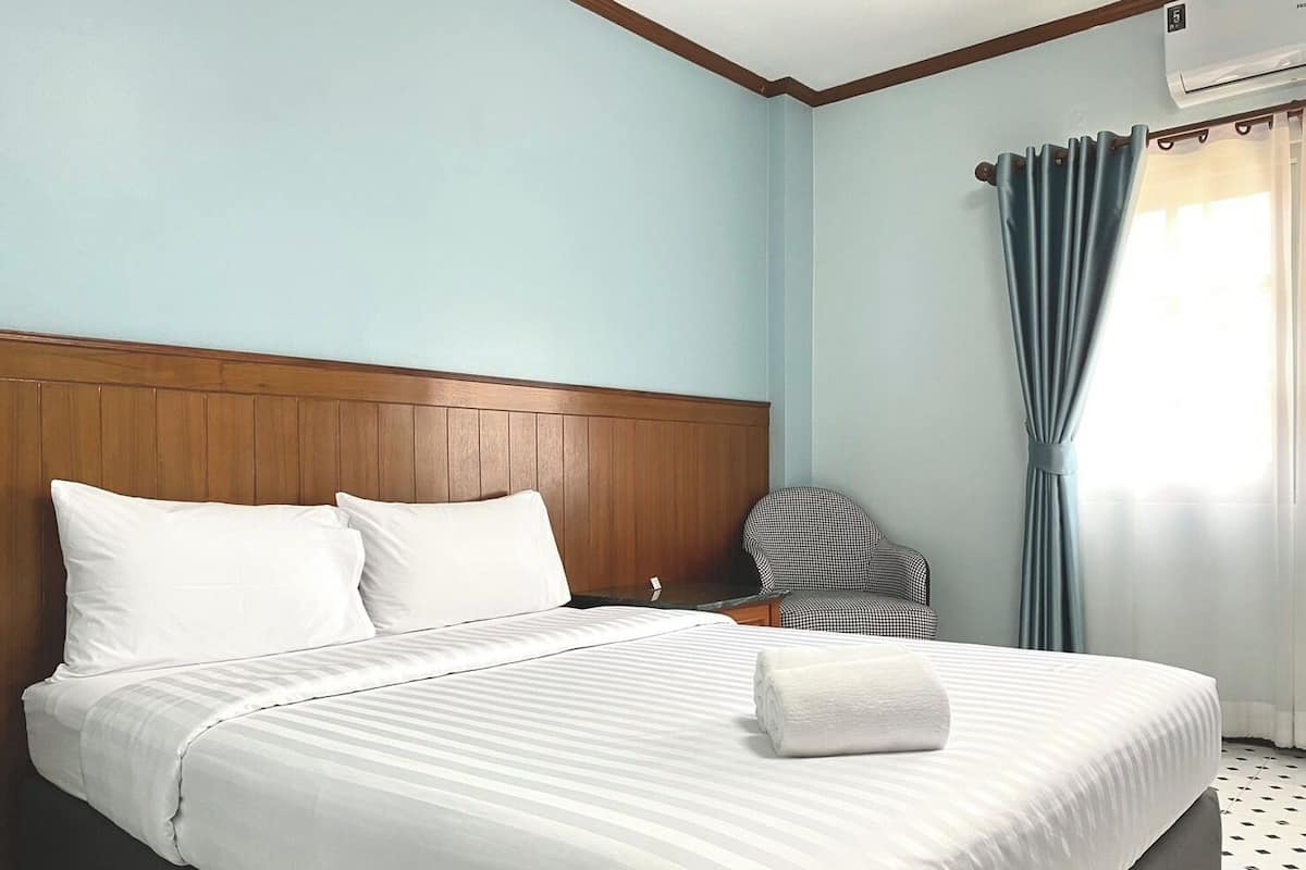 Literie hypoallergénique, bureau, Wi-Fi gratuit, draps fournis