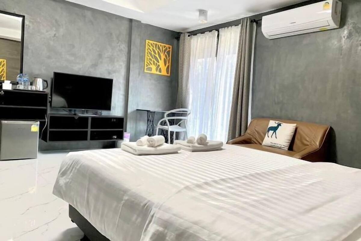 Hypoallergeen beddengoed, een bureau, gratis wifi, beddengoed