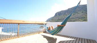 Casa para un poeta con vista al mar.