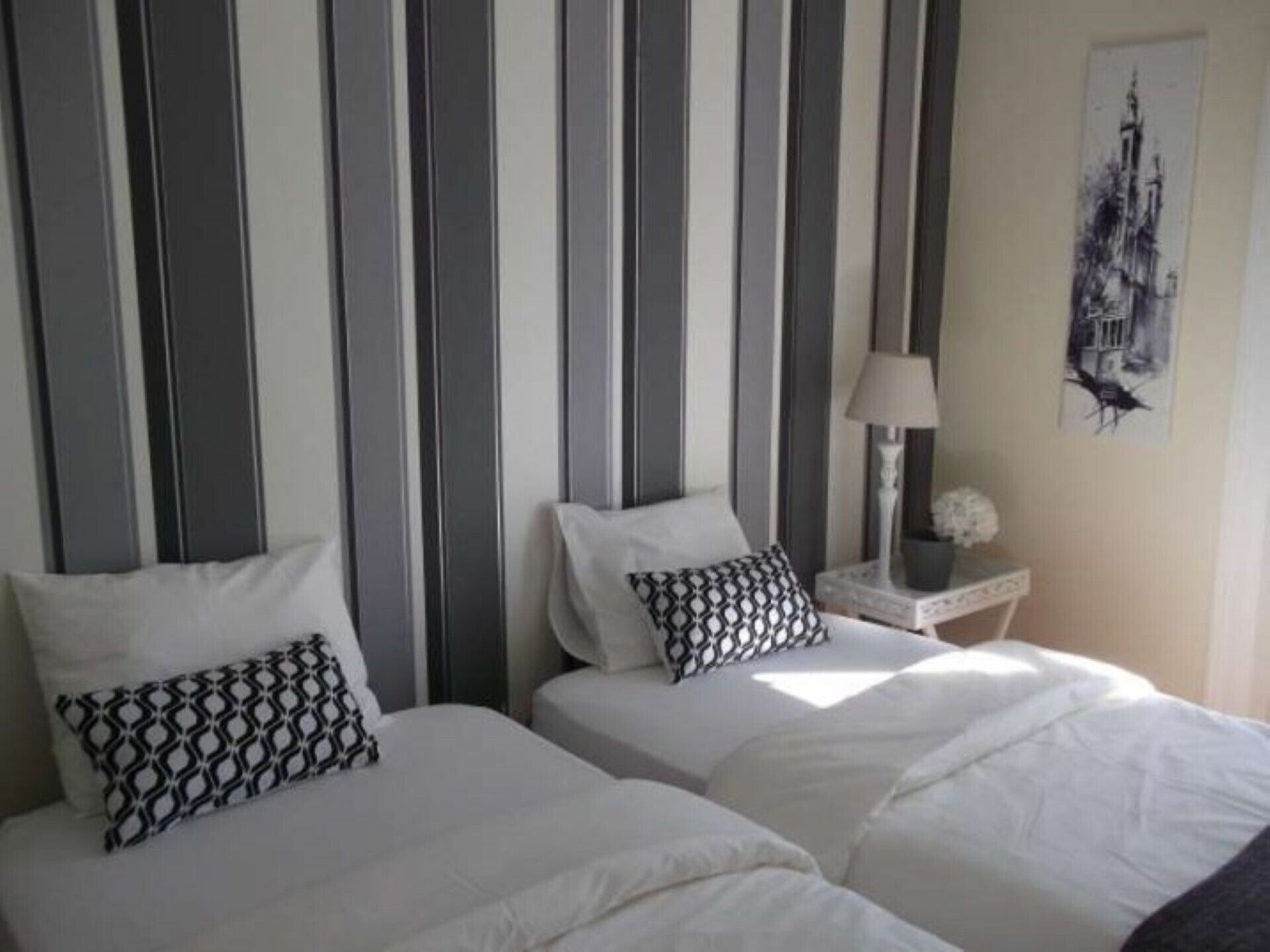 6 bedrooms, iron/ironing board, WiFi, bed sheets