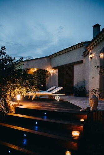 Maison de charme, Ambiance ZEN dans garrigue,  Piscine Privée Chauffée & Jacuzzi