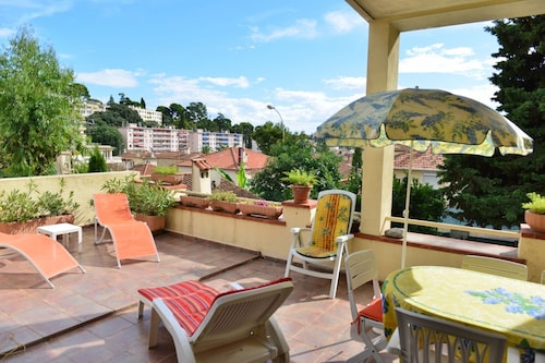 Appartement avec grande terrasse plein sud