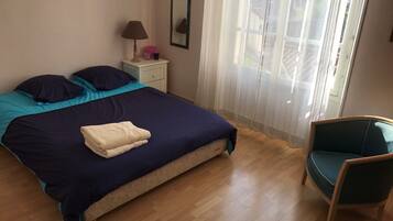 3 多间卧室、熨斗/熨衣板、WiFi、床单