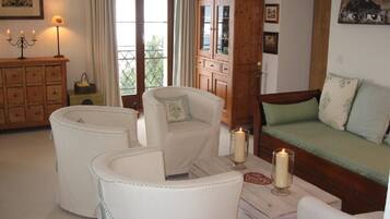 TV, DVD player, aparelho de som