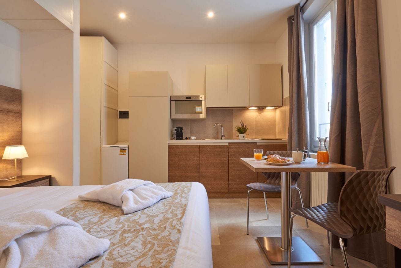 1 bedroom, desk, iron/ironing board, WiFi