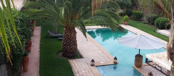 EXCEPTIONAL - MAGNIFICENT VILLA WITH ALL COMFORTS - SWIMMING POOL- GARDEN