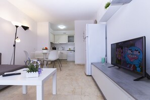 Interior - AQUAMARINA C HomeStay by Turismar (La Pineda)