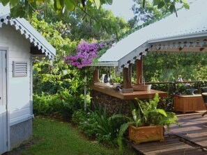 Property grounds - Creole pavilion in the garden. (le francois)