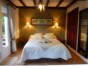 1 habitación, tabla de planchar con plancha, wifi gratis y ropa de cama 