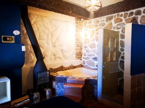 Appartement, 1 très grand lit et 1 canapé-lit, vue jardin | Salle de bain