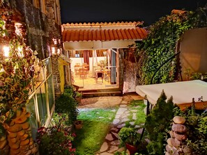 Departamento, 1 cama King size y sofá cama, vista al jardín | Vista desde la habitación