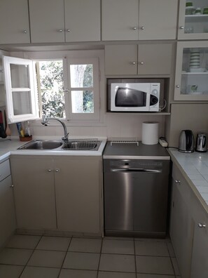 Fridge, microwave, oven, stovetop -  Our small seafront paradise !!! (Akrata)