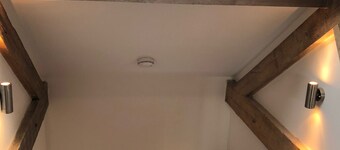 Les écuries entièrement chargées grange convertie chien / cheval dort 8-12 / 4 lits / canapé / zbed